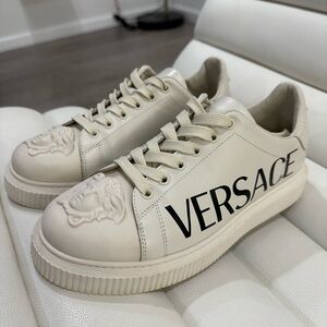 Versace Medusa Sneakers size 41 EU/8 US used in perfect condition no scratches